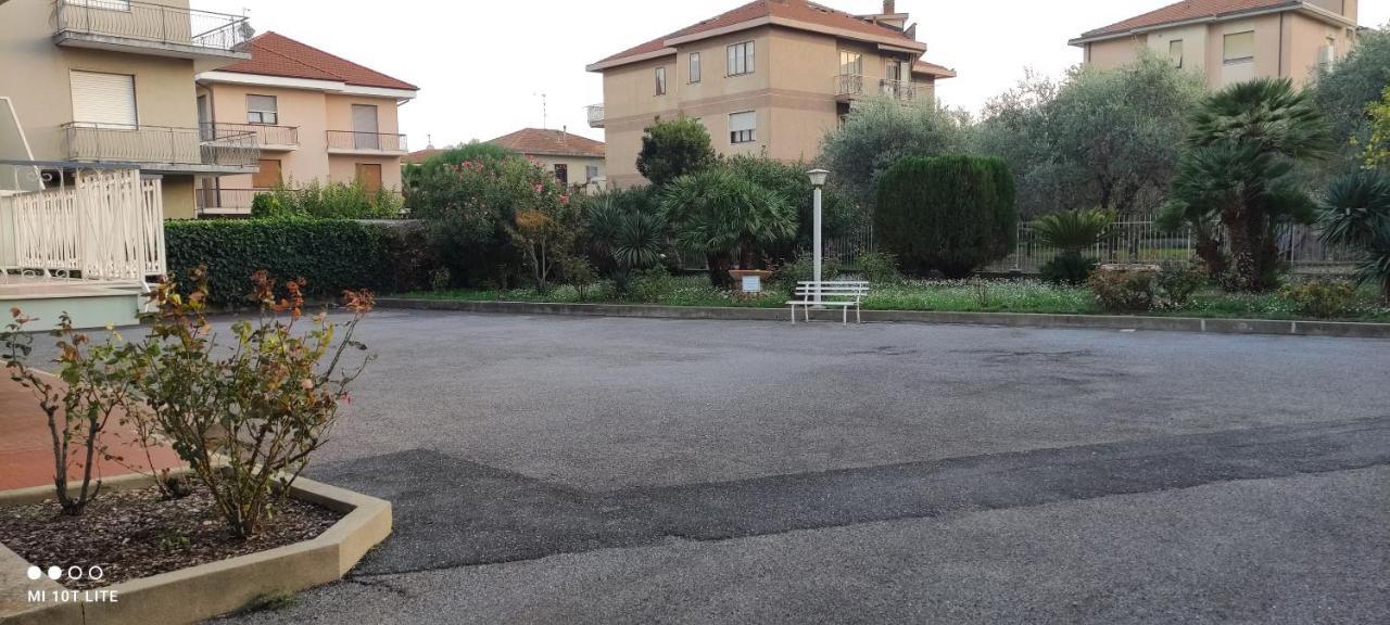 La Casa Di Giugiu Lägenhet Diano Marina Exteriör bild
